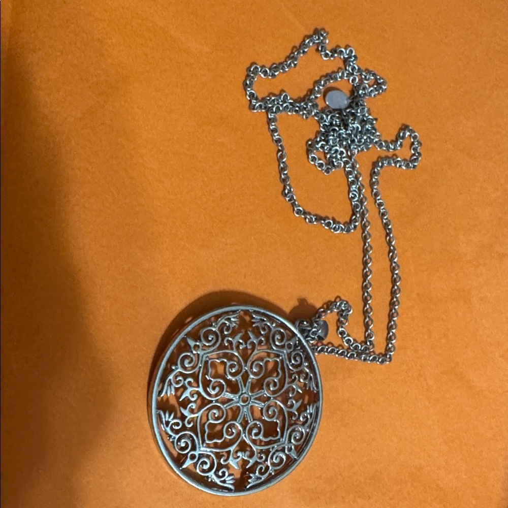 Jewelry - Picture 4 of 4